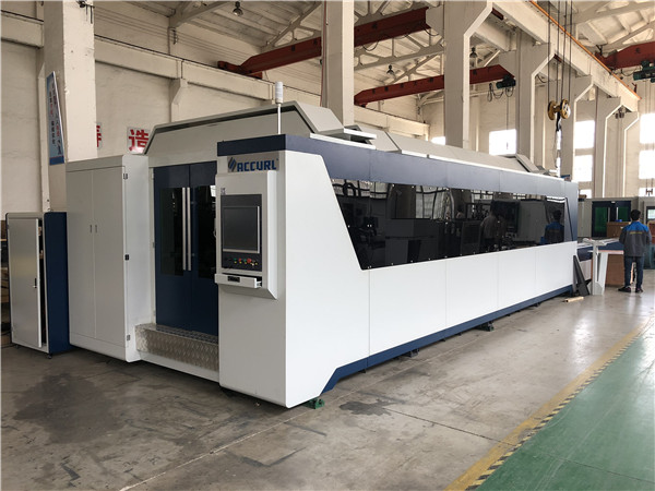 2000w cnc металеві волокна лазерного різання з Китаю для нержавіючої сталі